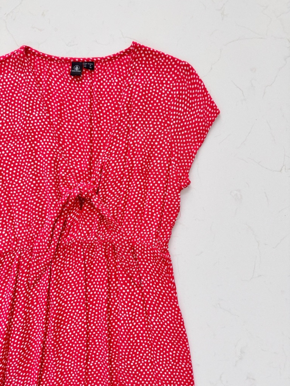 ✨𝙷𝚘𝚜𝚝 𝙿𝚒𝚌𝚔✨VOLCOM Boo Tie Short Sleeve Dress, S